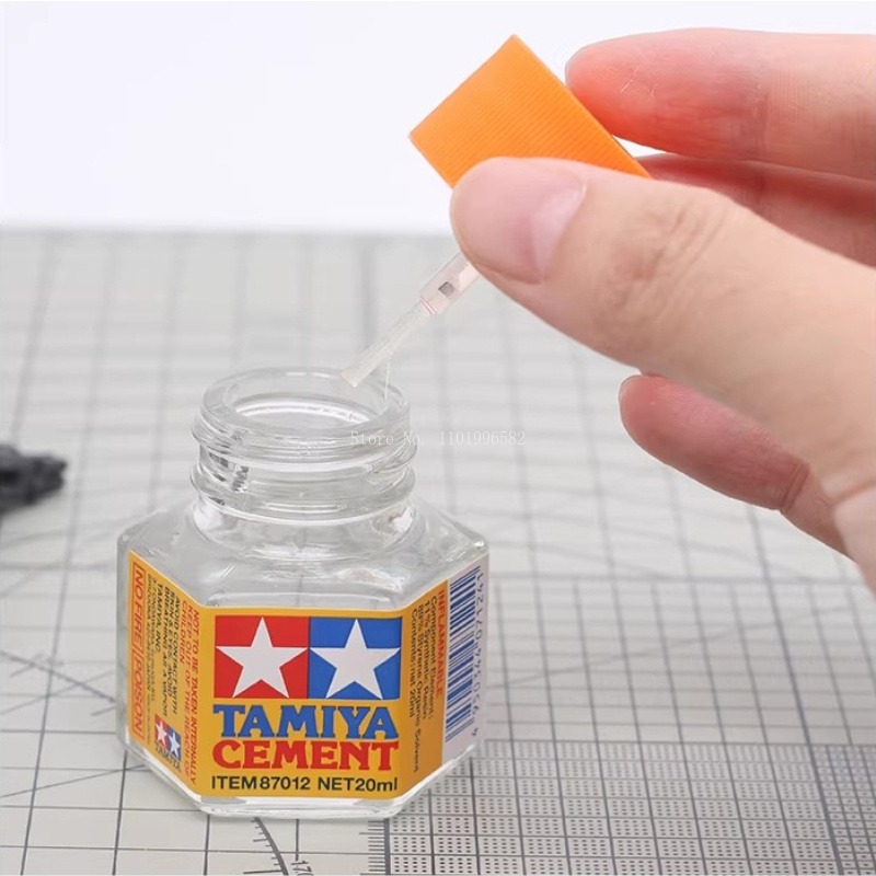 Colle de modelage 40 ml 87003/ - Tamiya Model Paint Set avis et prix